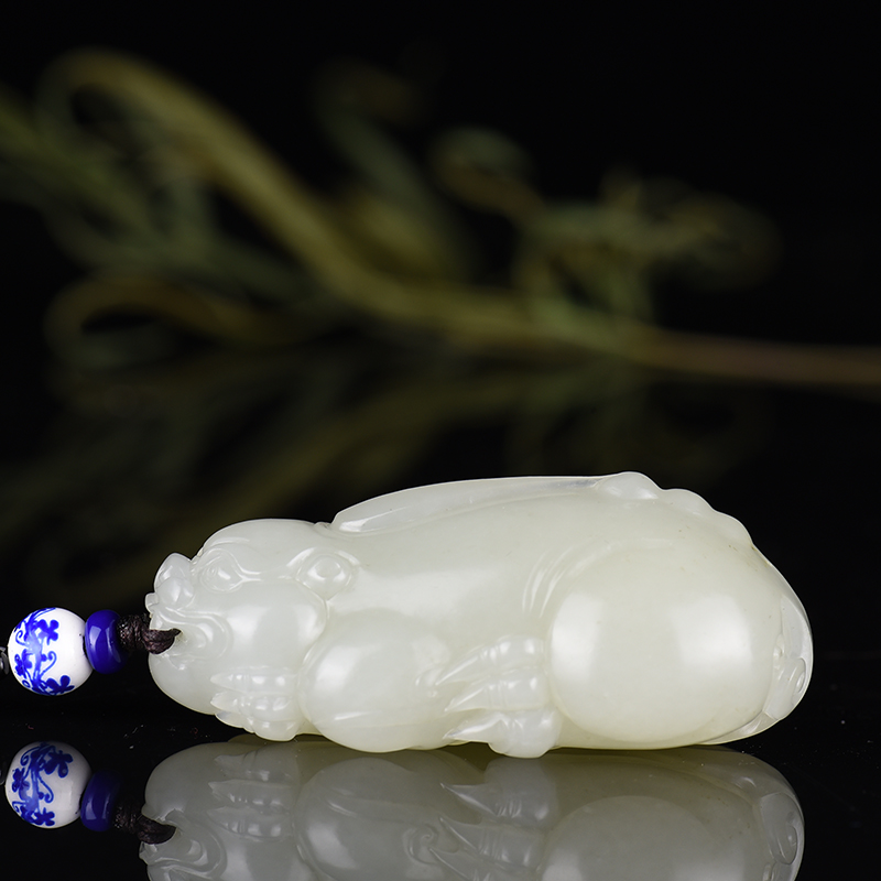 和田白玉貔貅吊坠-红掌柜