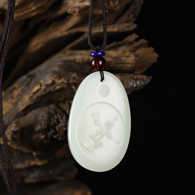 新疆天然山料和田白玉傲骨雪梅吊坠-红掌柜