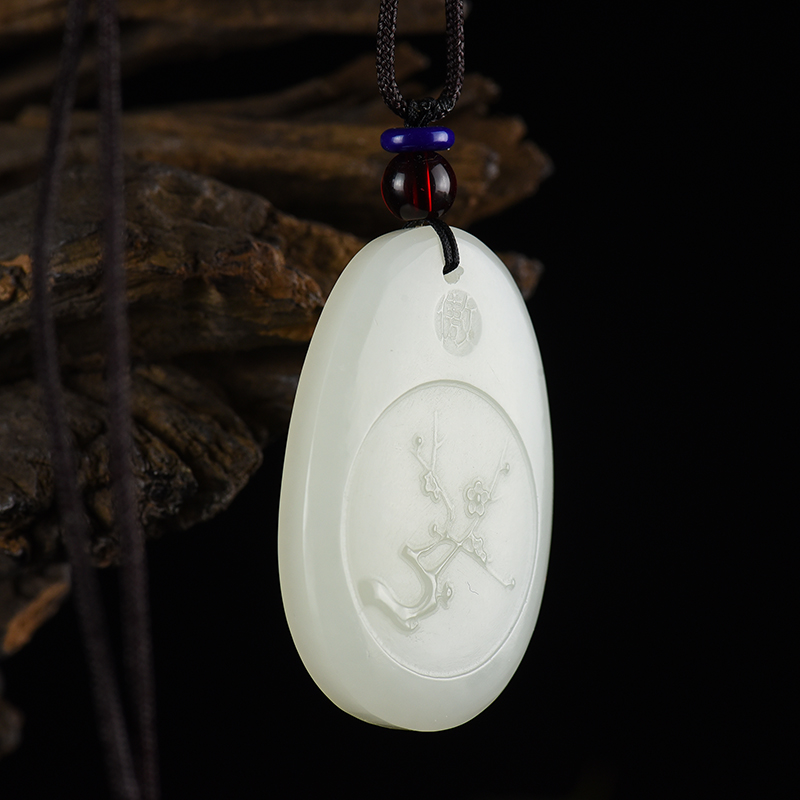 天然山料和田白玉傲骨雪梅吊坠-红掌柜