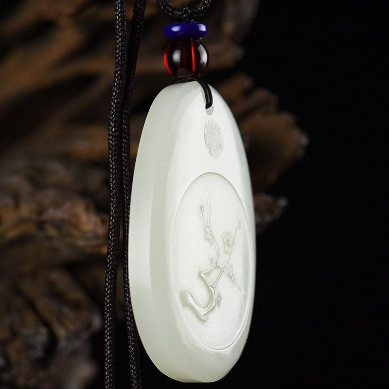 山料和田白玉傲骨雪梅吊坠-红掌柜