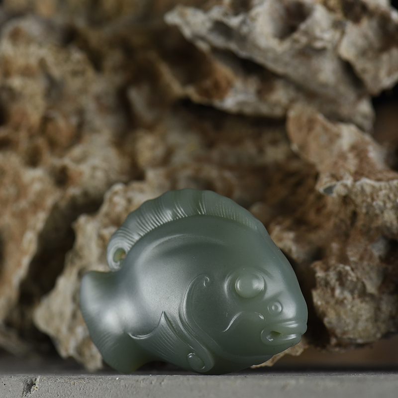 新疆山料和田碧玉年年有余吊坠-红掌柜