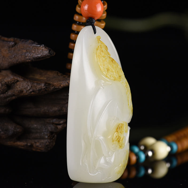 新疆天然籽料和田白玉吊坠-红掌柜