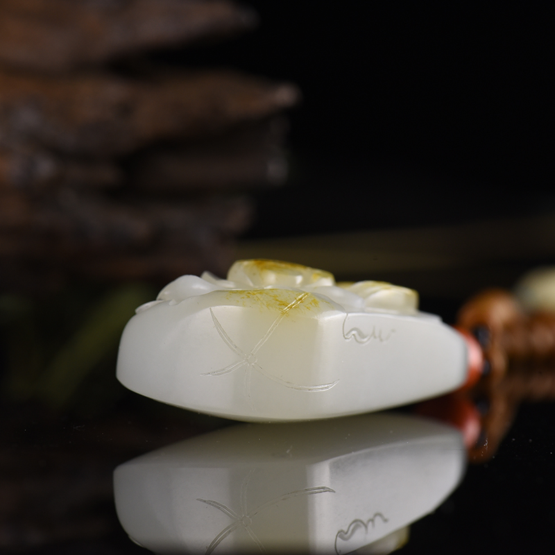 和田白玉花开富贵吊坠-红掌柜