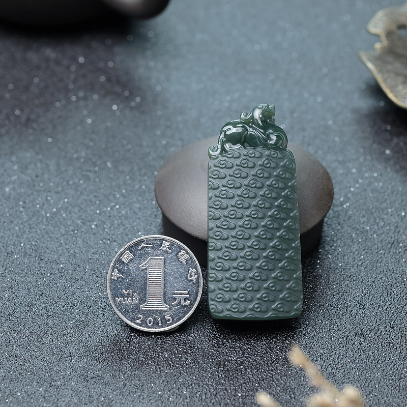 天然和田青玉貔貅吊坠-红掌柜