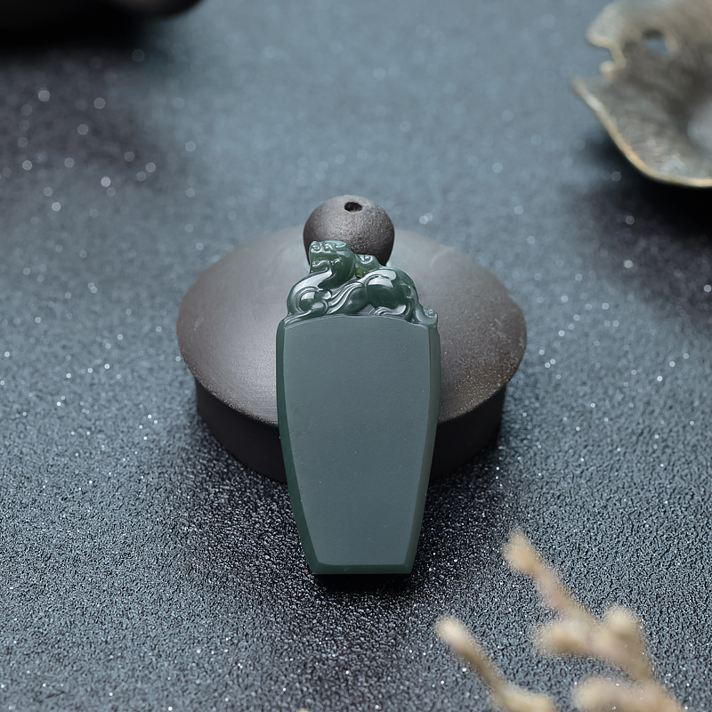 山料和田青玉貔貅吊坠-红掌柜