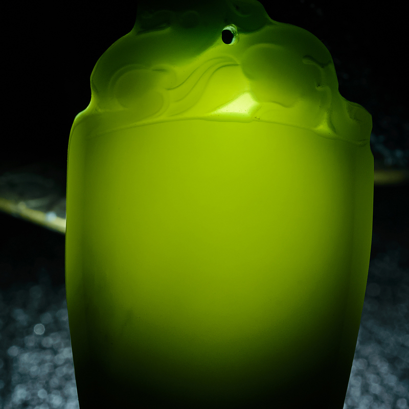 和田青玉吊坠-红掌柜