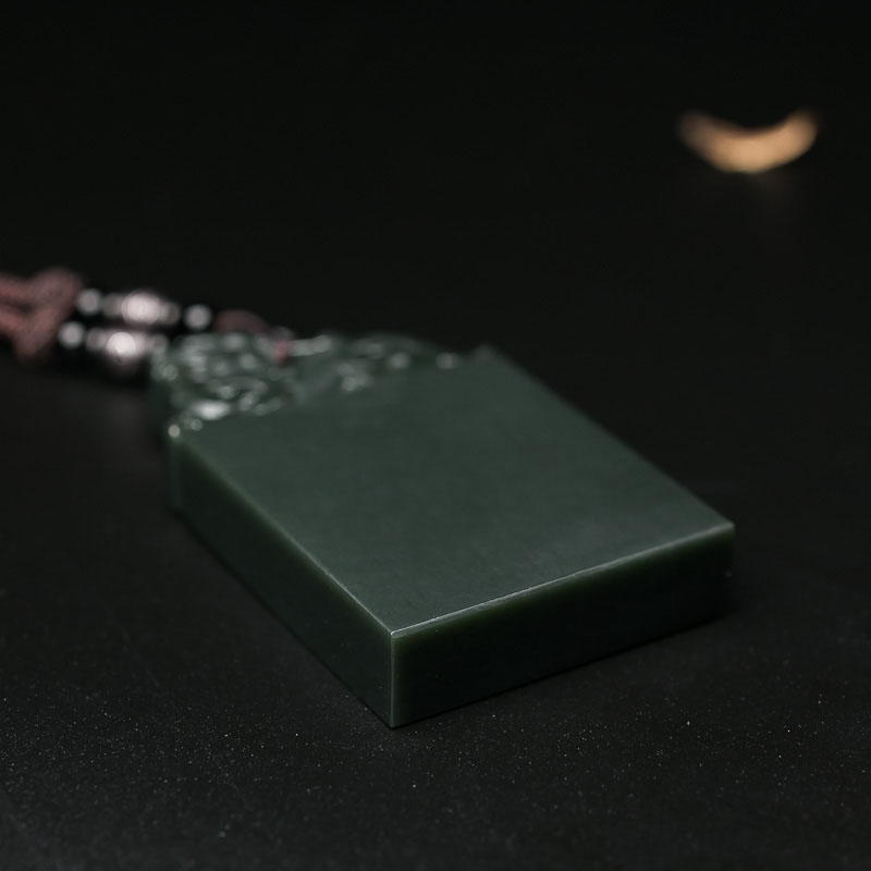 青海天然山料和田青玉吊坠-红掌柜