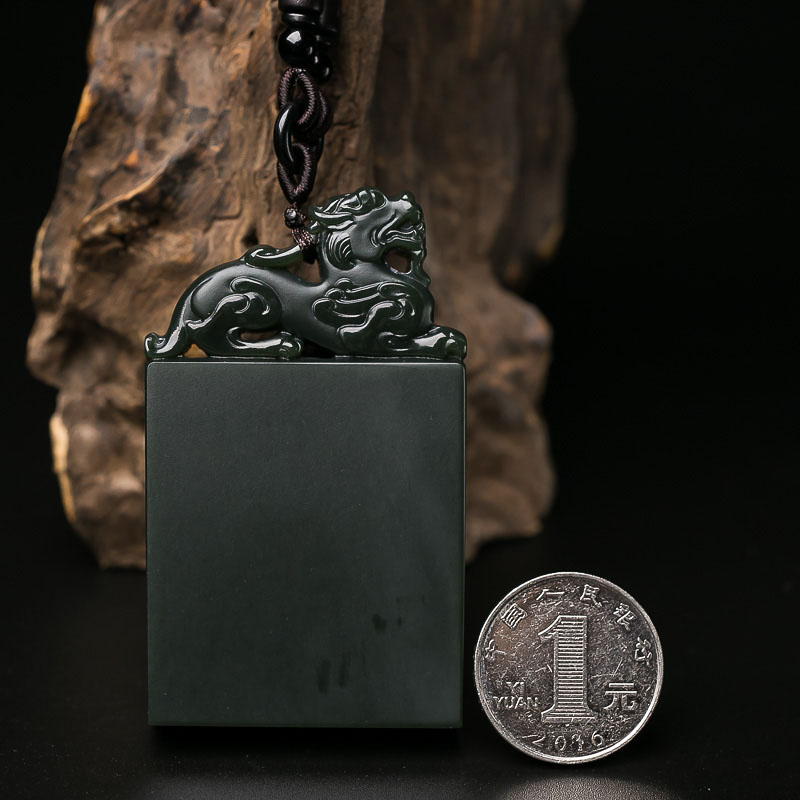 和田青玉貔貅吊坠-红掌柜