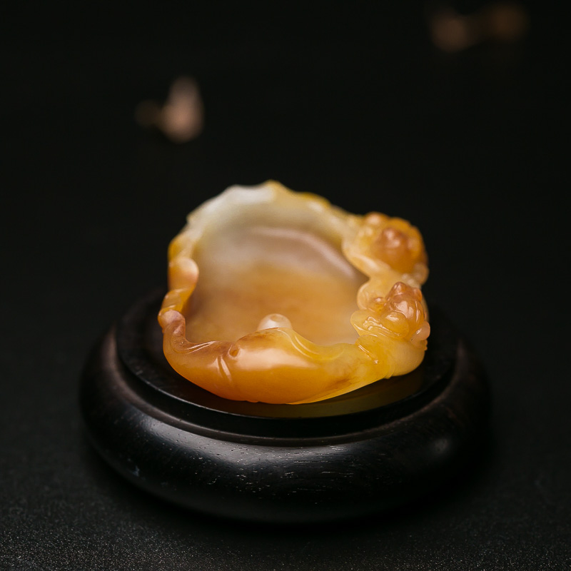 新疆籽料俏色和田玉荷塘情趣香插-红掌柜