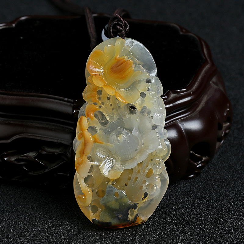 黄龙玉花开富贵挂件-红掌柜