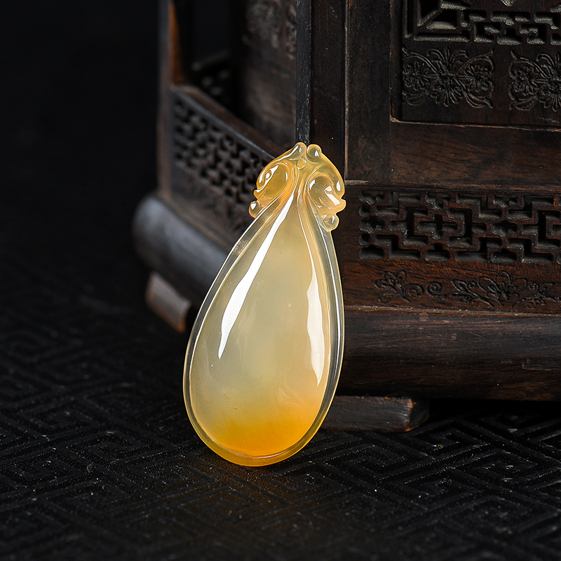 天然俏色黄龙玉福贝吊坠-红掌柜