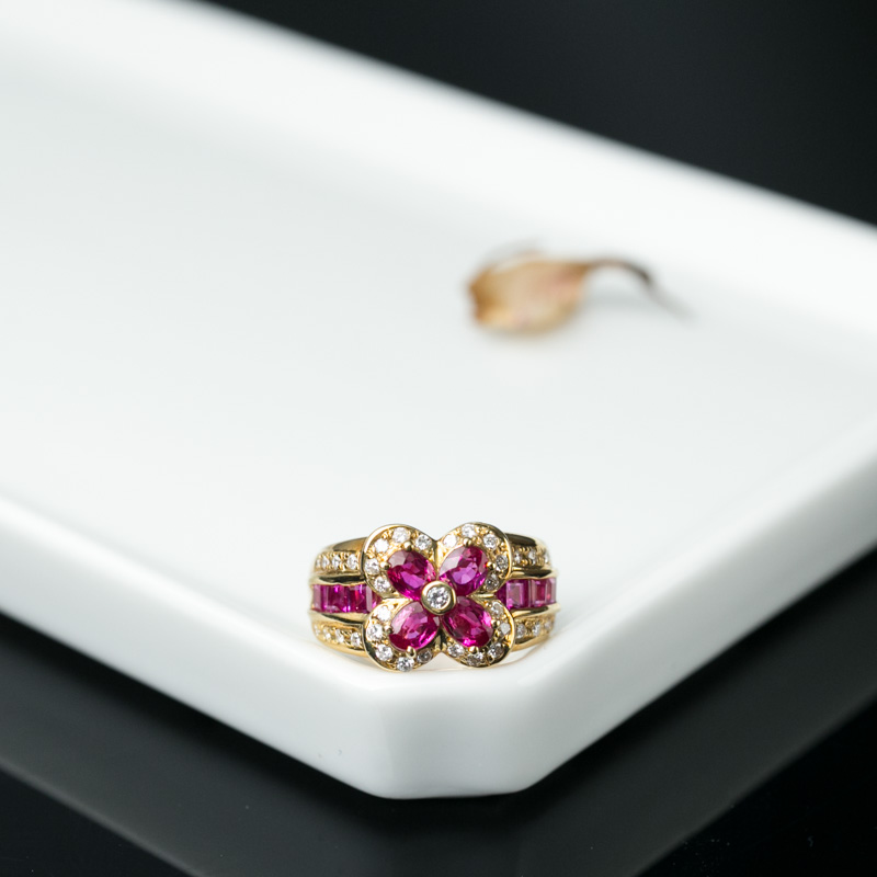 18K金镶钻红宝石戒指-红掌柜