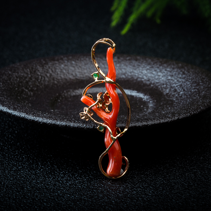 18K天然阿卡正红珊瑚原枝吊坠-红掌柜