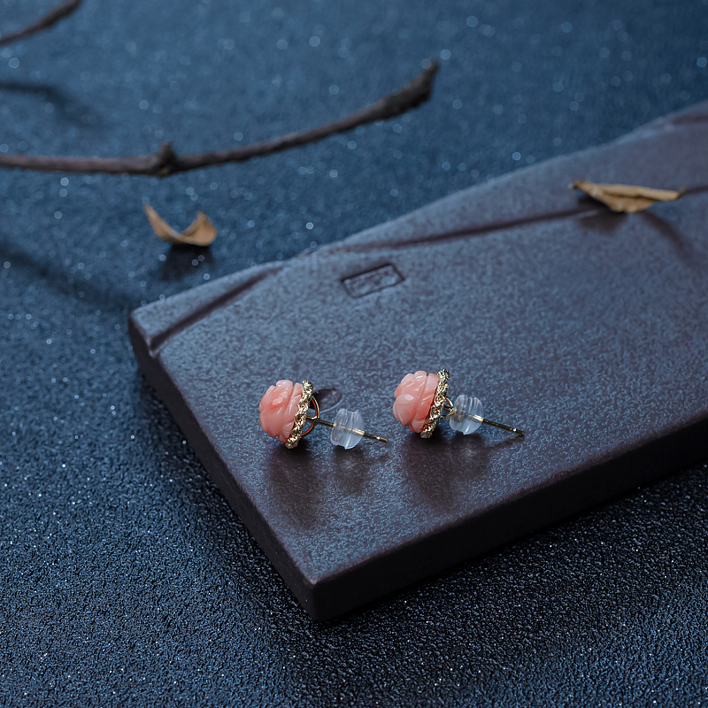 18K金镶深水珊瑚耳钉-红掌柜