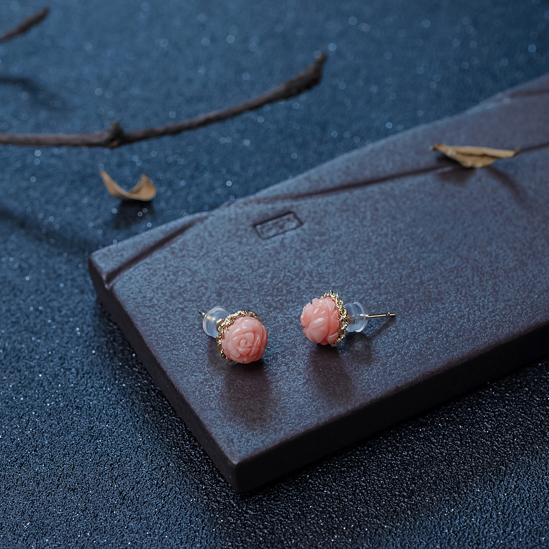 18K金镶红珊瑚耳钉-红掌柜