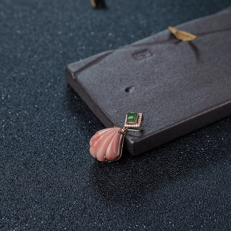 金镶钻深水粉红珊瑚吊坠-红掌柜