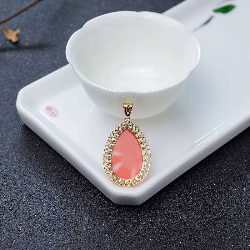 18K金镶钻MOMO珊瑚水滴吊坠-红掌柜