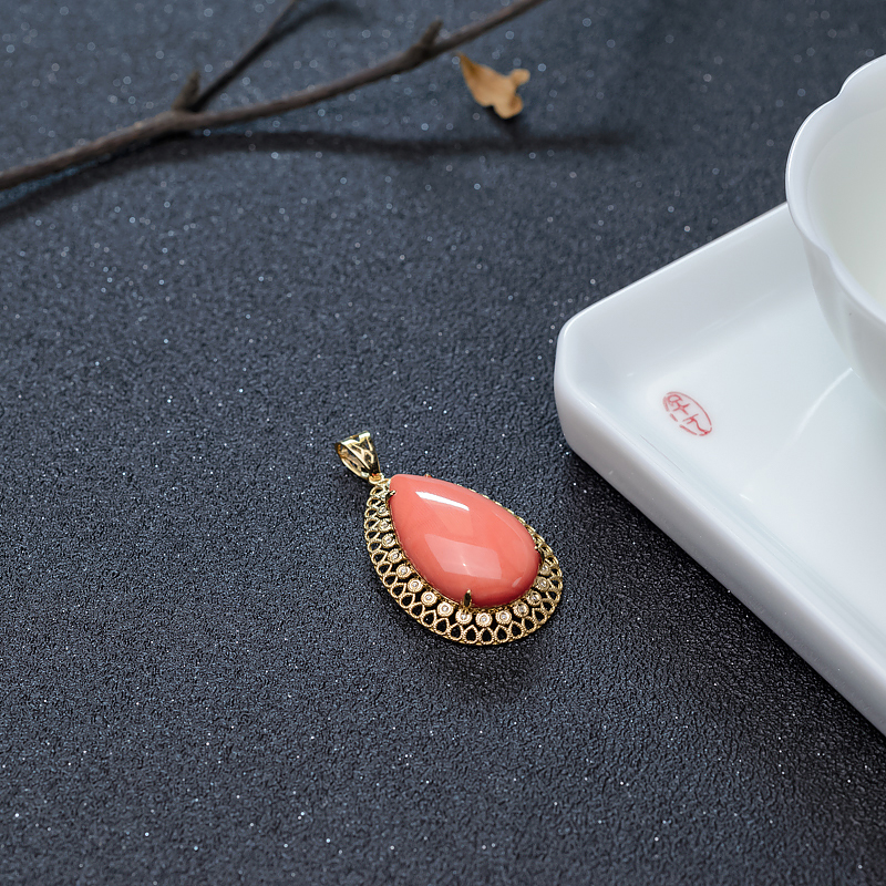 MOMO珊瑚水滴吊坠-红掌柜