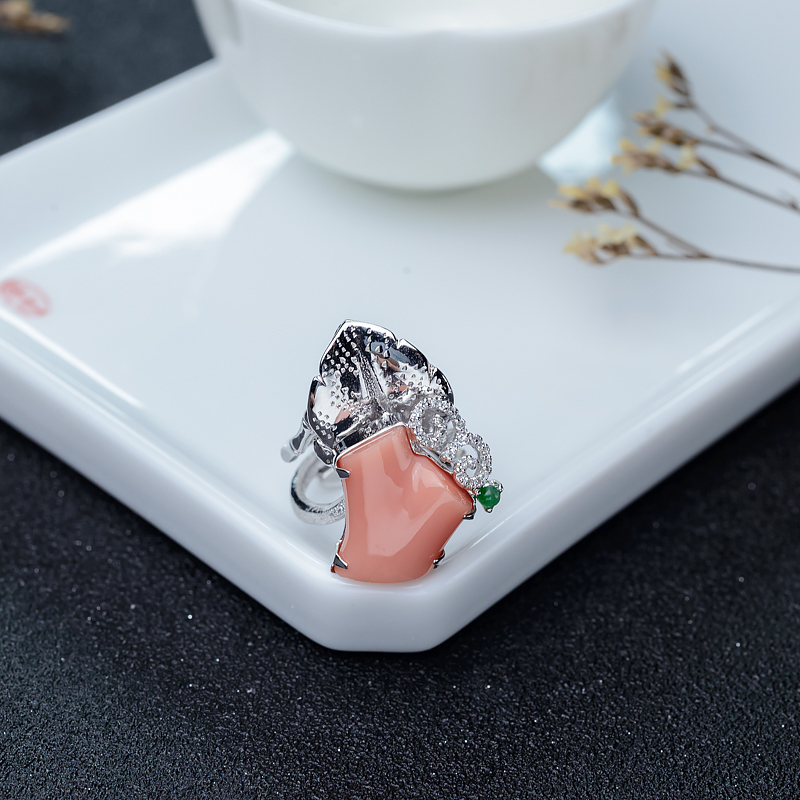 银镶深水珊瑚戒指-红掌柜