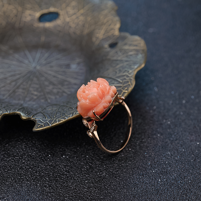 18K金镶钻台湾天然深水珊瑚戒指-红掌柜
