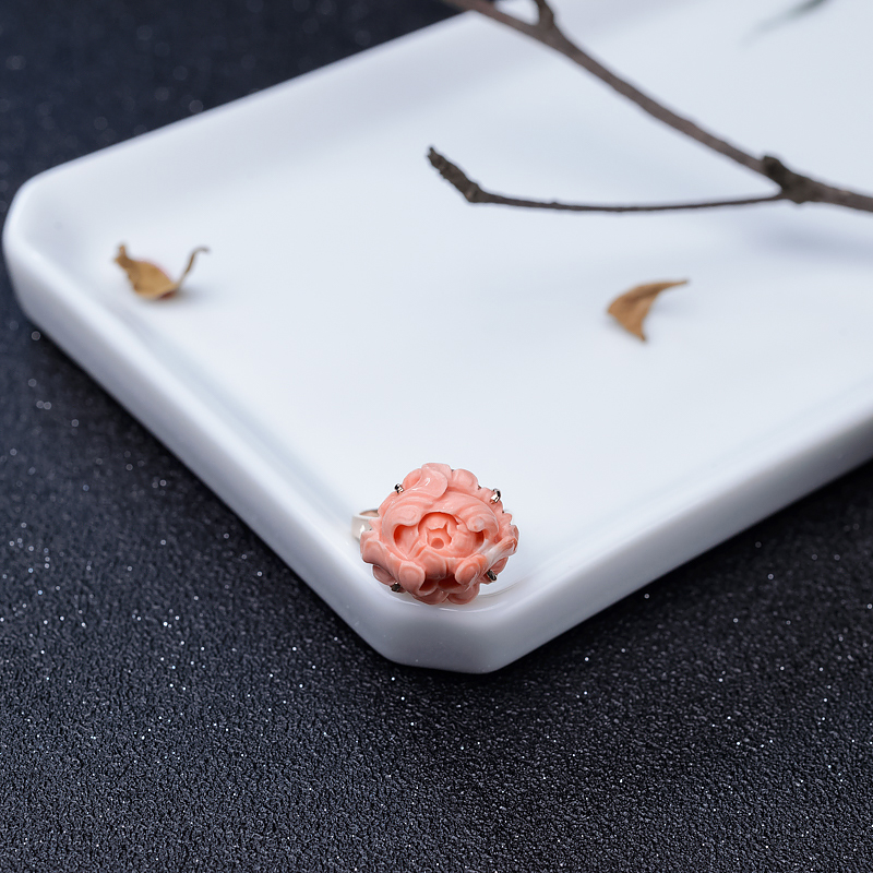 18K金镶深水粉色珊瑚花戒指-红掌柜