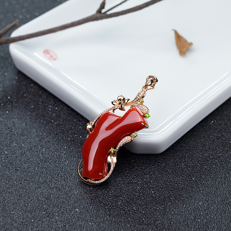 金镶钻阿卡正红珊瑚吊坠-红掌柜