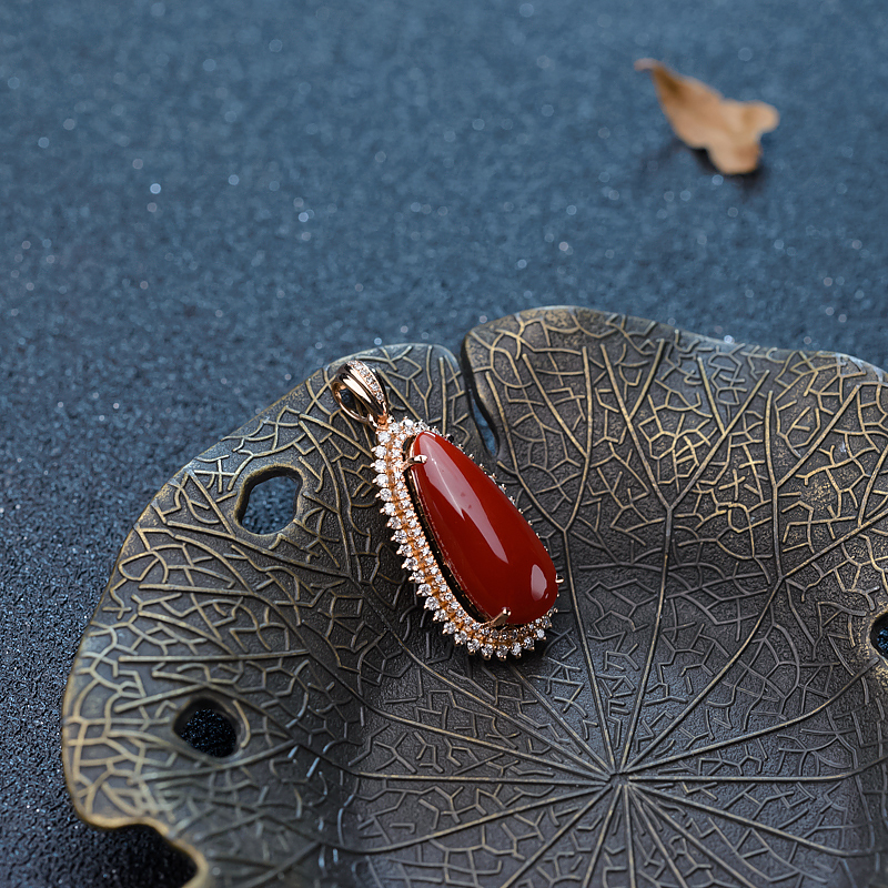 金镶钻阿卡珊瑚吊坠-红掌柜