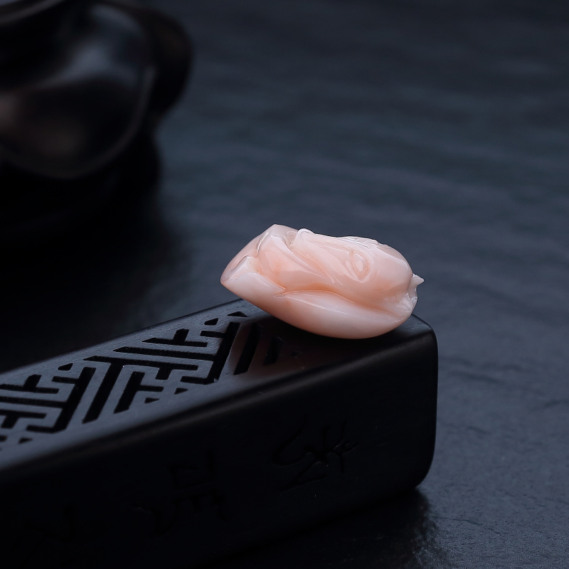 台湾天然深水珊瑚狐狸吊坠-红掌柜