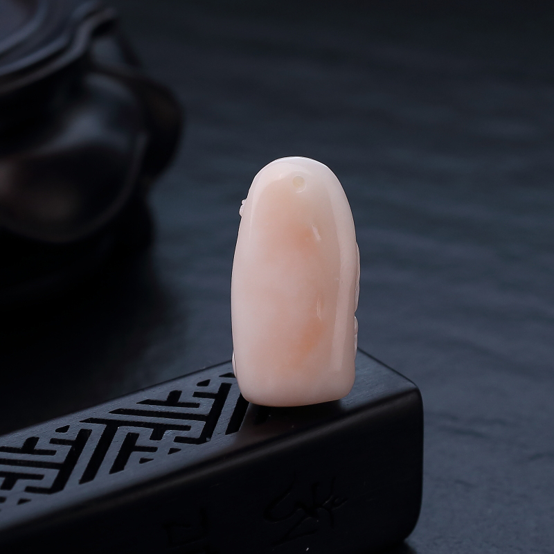 台湾天然粉色珊瑚鸡吊坠-红掌柜
