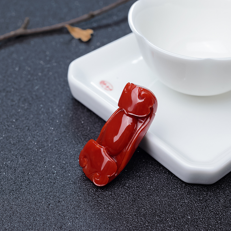 深红珊瑚如意吊坠-红掌柜