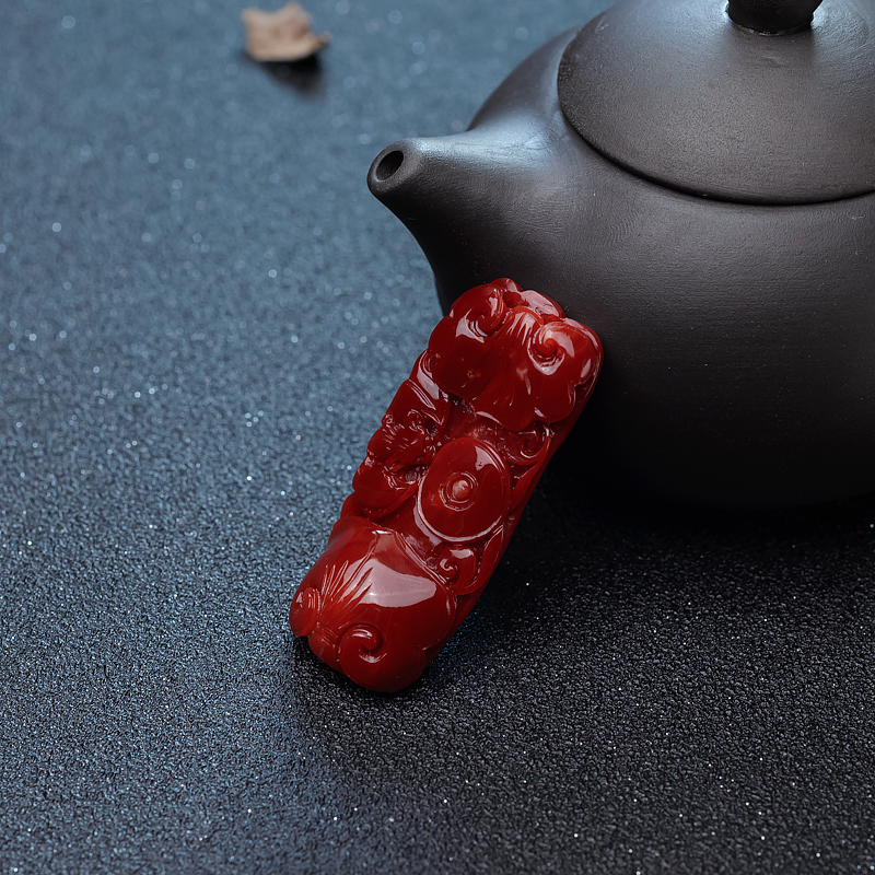 牛血红珊瑚如意吊坠-红掌柜