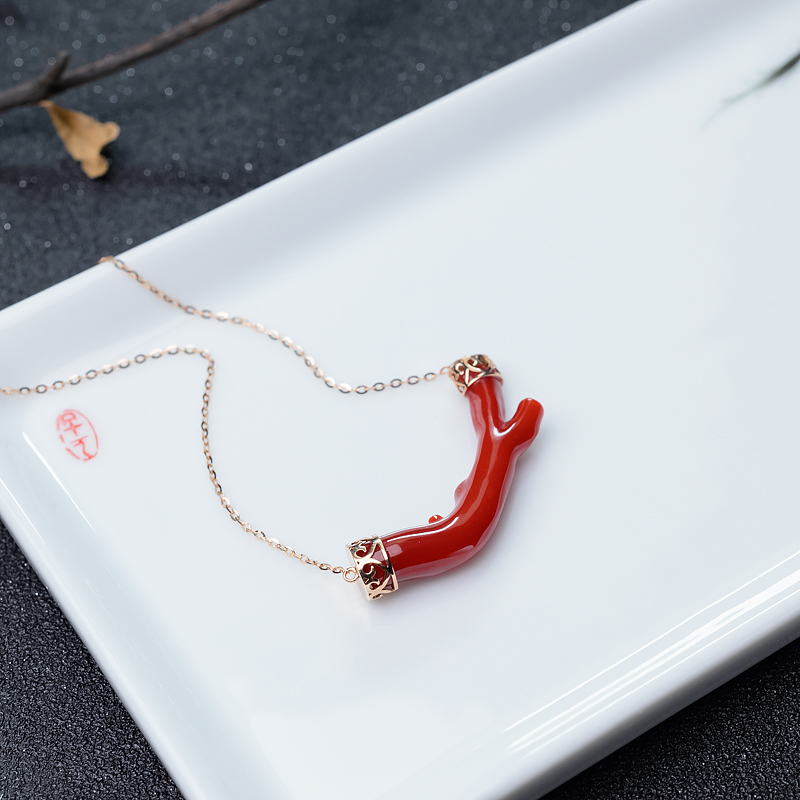 18K金镶钻阿卡珊瑚锁骨链-红掌柜