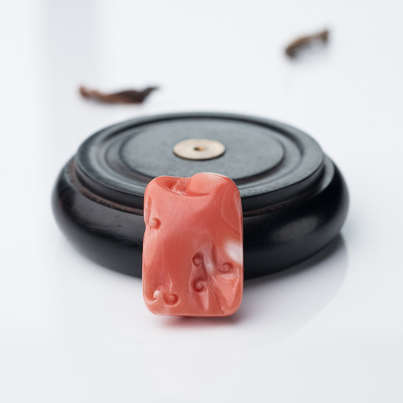 台湾珊瑚仿古兽吊坠-红掌柜