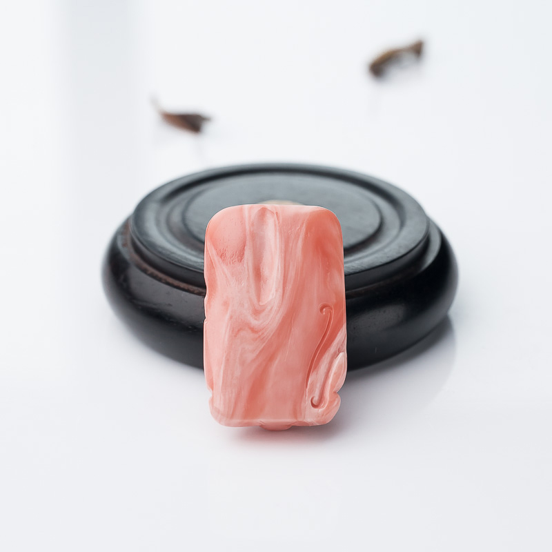 台湾深水珊瑚仿古兽吊坠-红掌柜