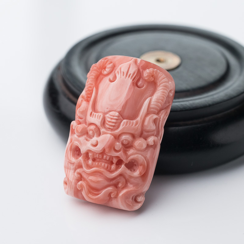 台湾天然珊瑚仿古兽吊坠-红掌柜