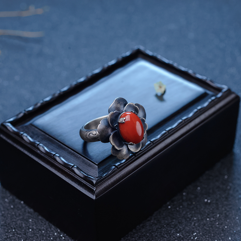银镶珊瑚戒指-红掌柜