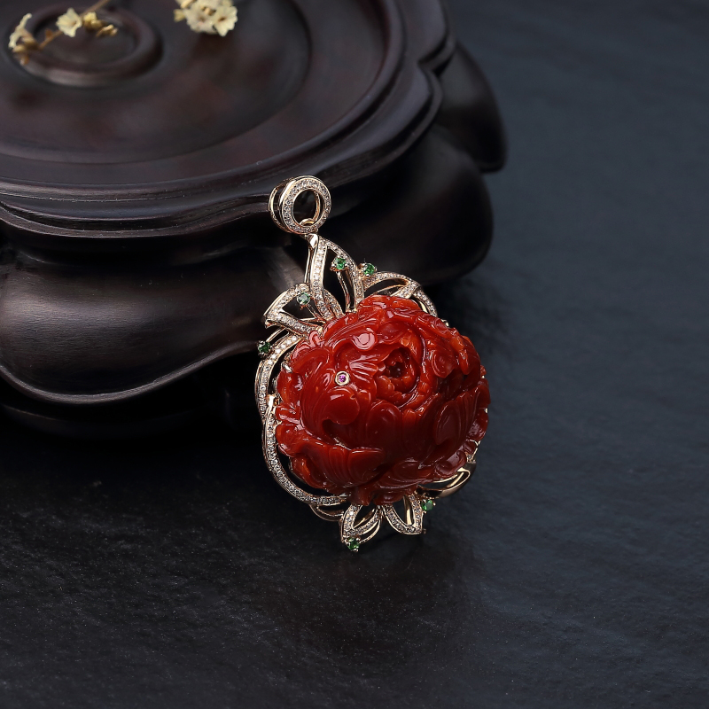 18K金镶钻阿卡深红珊瑚花吊坠-红掌柜