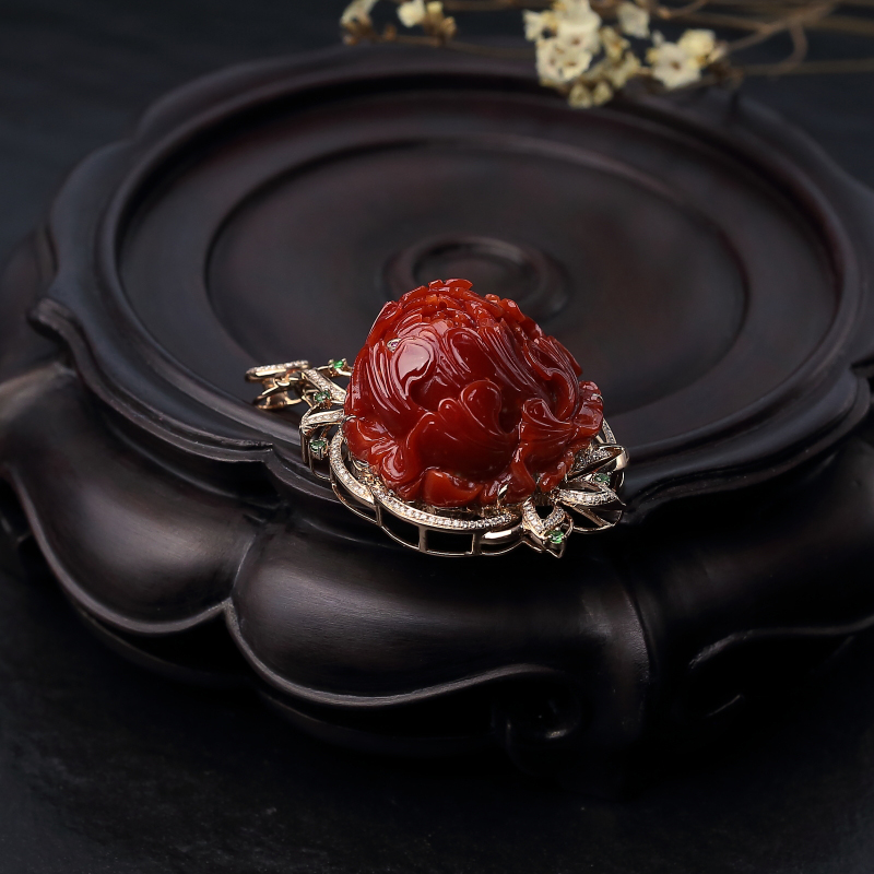 18K金镶钻天然阿卡深红珊瑚吊坠-红掌柜