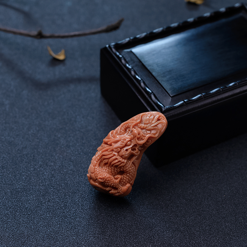 MOMO珊瑚龙牌吊坠-红掌柜