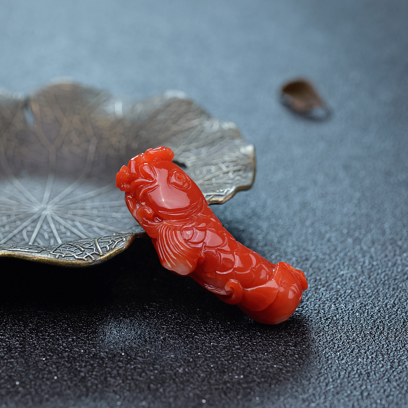 日本阿卡珊瑚年年有余吊坠-红掌柜