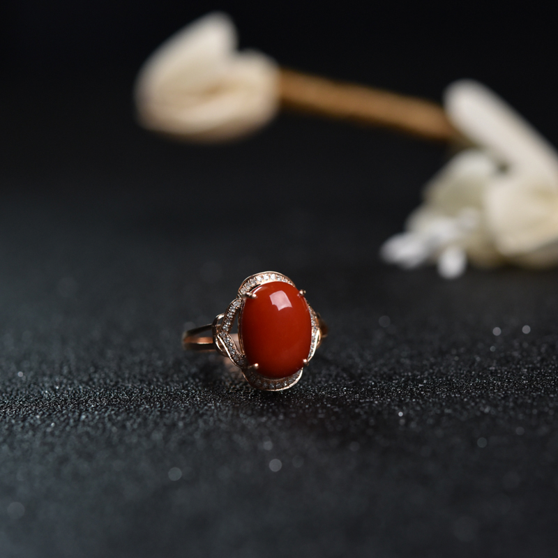18K金镶钻沙丁朱红珊瑚戒指-红掌柜