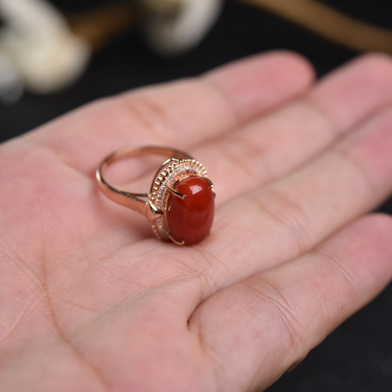 18K金镶钻意大利天然沙丁珊瑚戒指-红掌柜