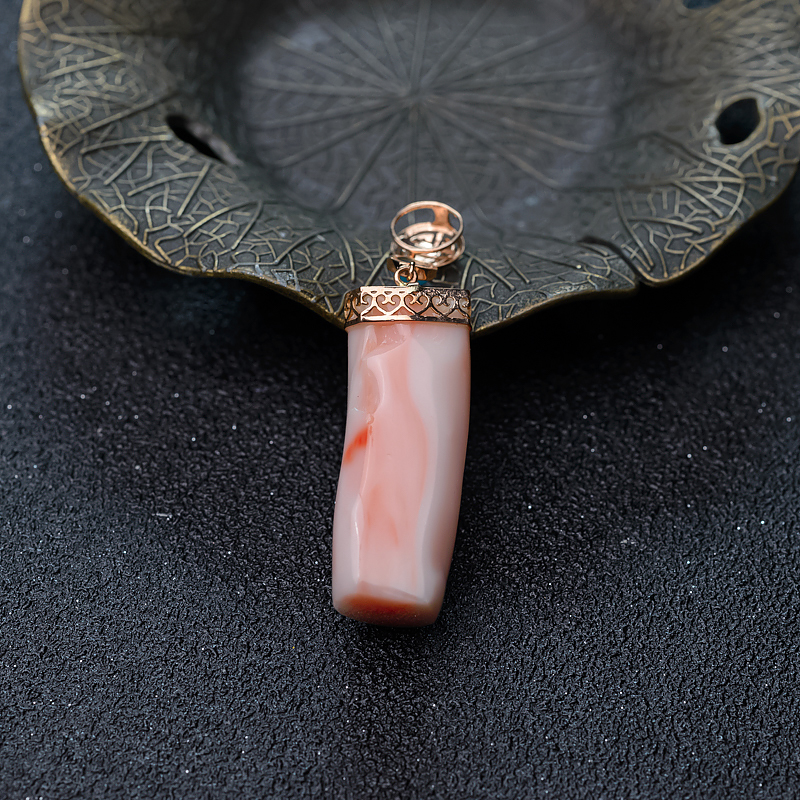 18K金镶钻珊瑚吊坠-红掌柜