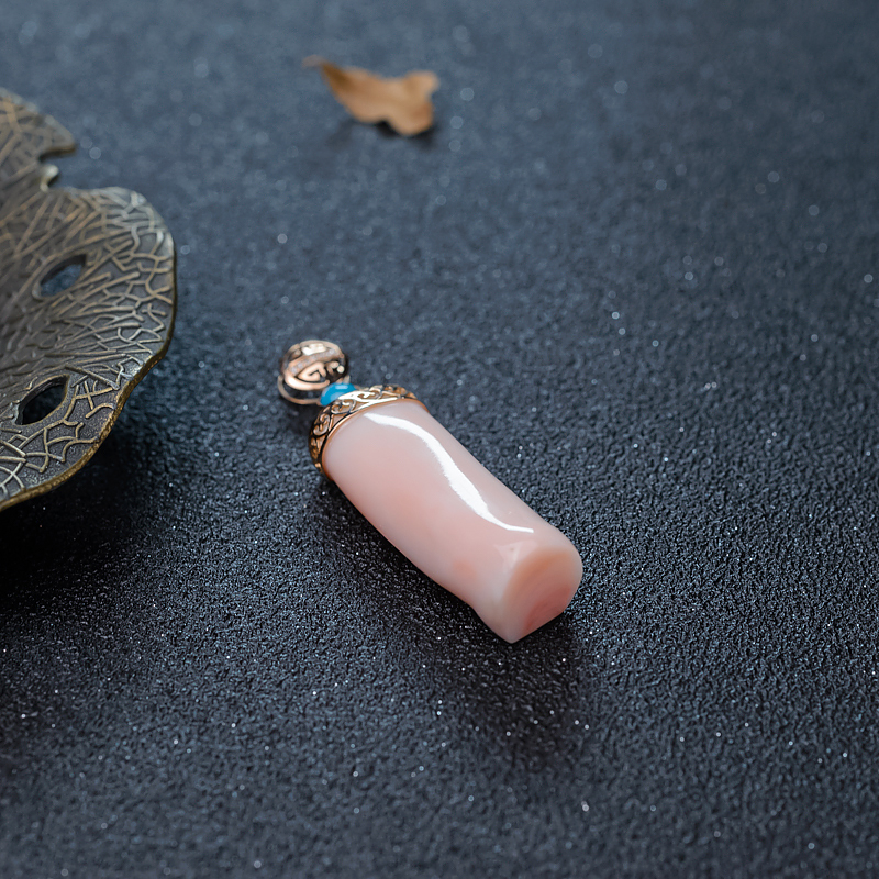 天然珊瑚吊坠-红掌柜