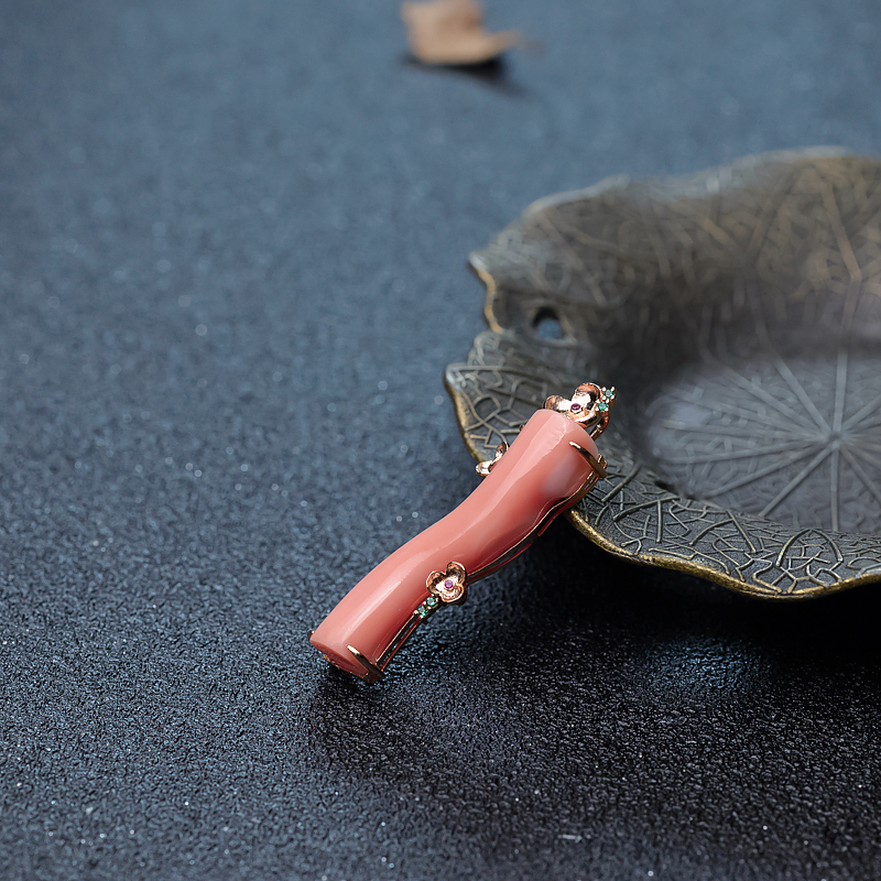 金镶深水珊瑚吊坠-红掌柜