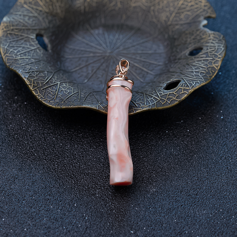 18K金镶钻珊瑚吊坠-红掌柜