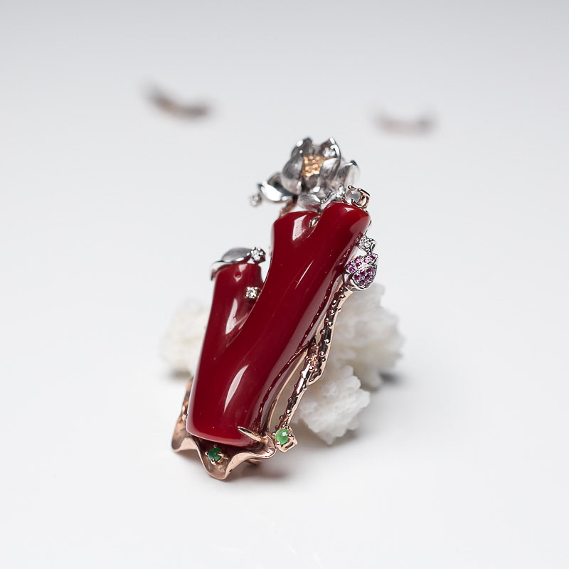 阿卡牛血红珊瑚吊坠/胸针两用款-红掌柜