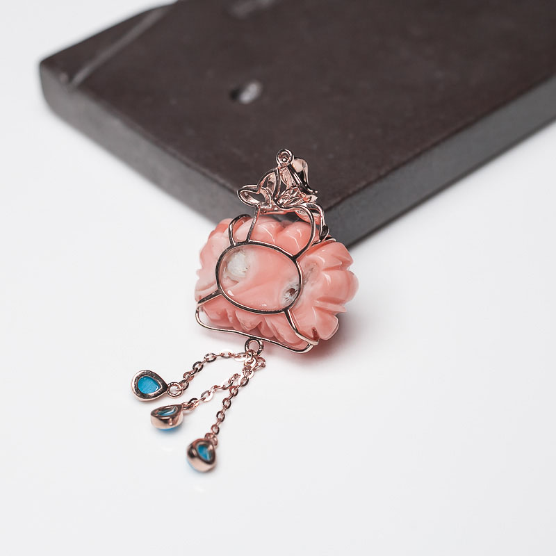 天然深水珊瑚牡丹花吊坠-红掌柜