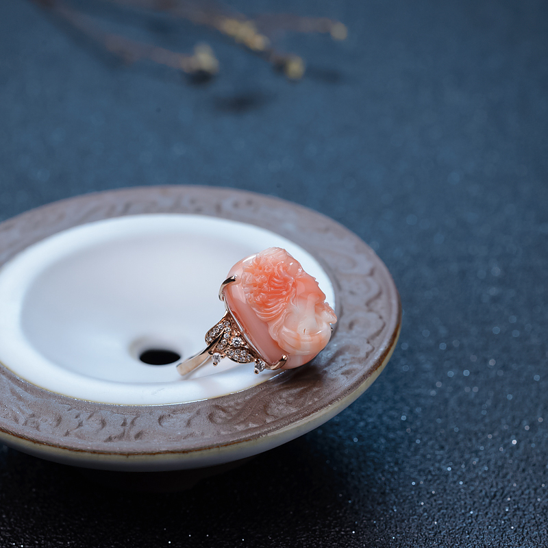 18K珊瑚美女戒指-红掌柜
