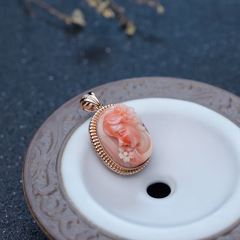 18K珊瑚美女吊坠-红掌柜